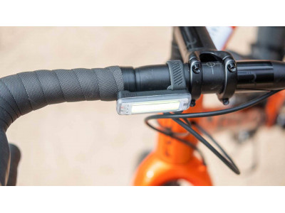 Priekšējā lampa BBB BLS-136 Signal USB, melna