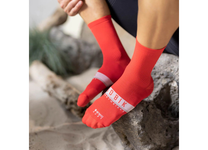Zeķes Gobik LIGHTWEIGHT UNISEX SAVAGE RED