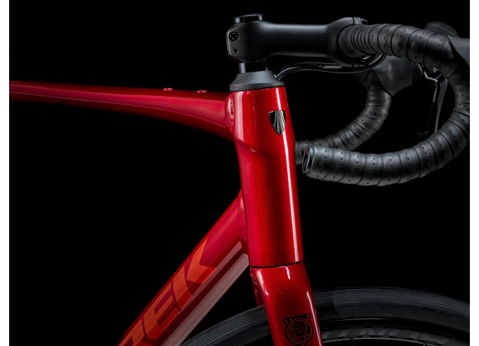 Plento dviratis TREK Domane AL 2 Gen 4 Crimson...
