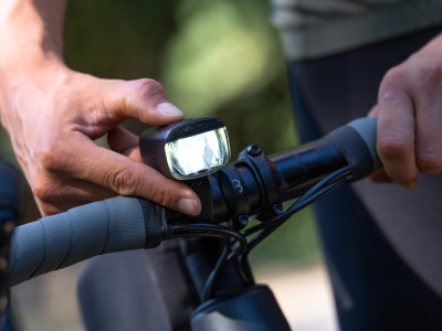 Priekšējā lampa BBB BLS-143 Stud 33 melna