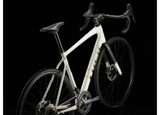 Road bike TREK Domane AL 4 Gen 4 Era White