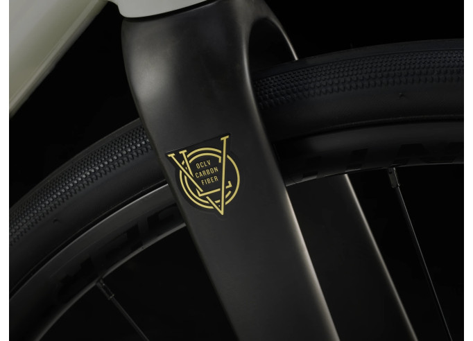 Road bike TREK Domane AL 4 Gen 4 Era White