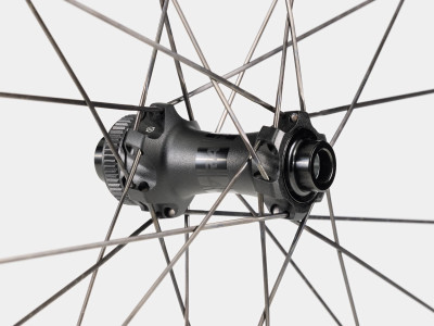Front wheel Bontrager Paradigm Pro 30 TLR Disc