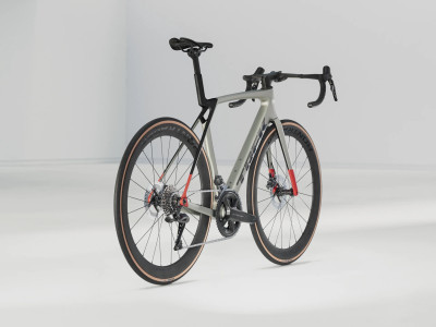 Road bike TREK Madone SL 7 Gen 8 2