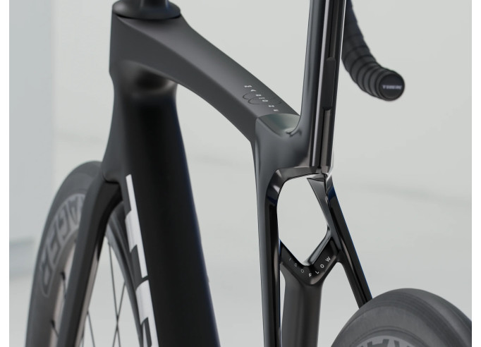 Šosejas velosipēds TREK Madone SL 6 AXS Gen 8...