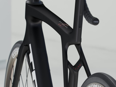 Road bike TREK Madone SL 5 Gen 8 melns