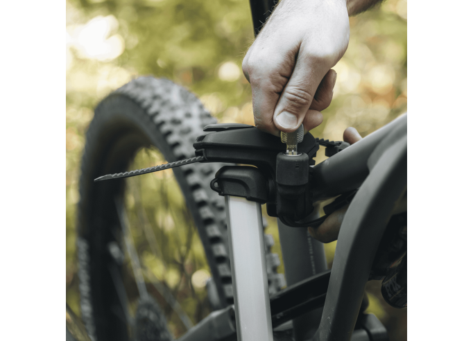 Velo turētājs uz āķa Thule Epos 3bike 13pin