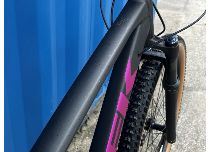 TREK Marlin 7 Gen 3 Matte Dark Web/Clear Gloss