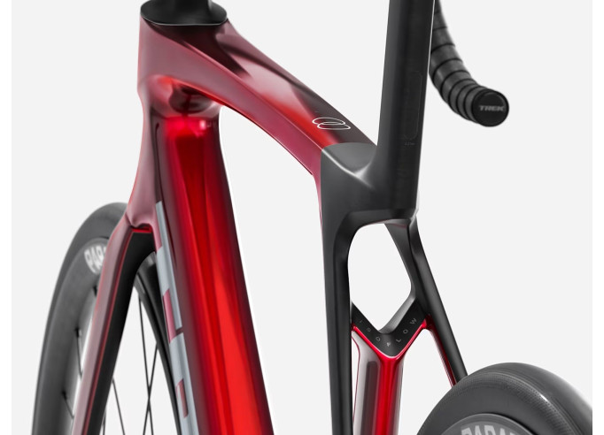 Maanteerattas TREK Madone SL 5 | Gloss Fury Red/Matte Deep Smoke