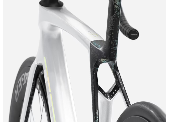 TREK Madone SL 7 plento dviratis | Gloss Crystal White/Matte Deep Smoke