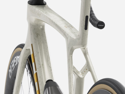 Road bike TREK Madone SLR 7 | Era White/Supernova Marble