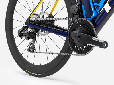 Road bike TREK Madone SLR 7 AXS | Team Replica 2