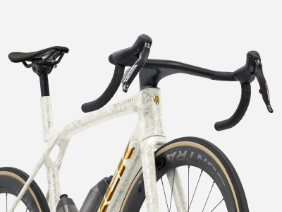 TREK Madone SLR 7 AXS plento dviratis | Era White/Supernova Marble