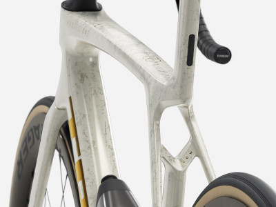 Šosejas velosipēds TREK Madone SLR 9 | Era White/Supernova Marble