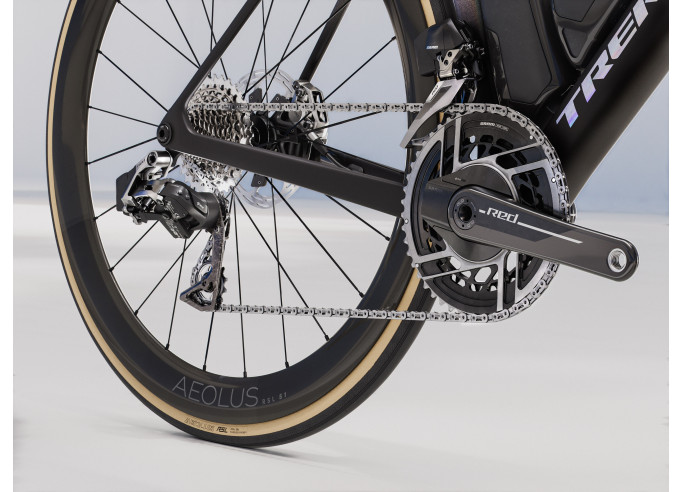 Road bike TREK Madone SLR 9 AXS | Matte Deep Smoke