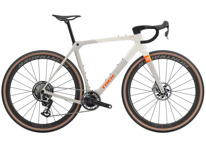 Gravel velosipēds TREK Checkmate SLR 9 AXS | Era White/Buff Beige