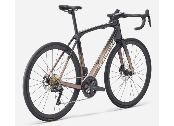 TREK Domane SL 6 Gen 4 plento dviratis | Dark Star to Bronze Age Fade