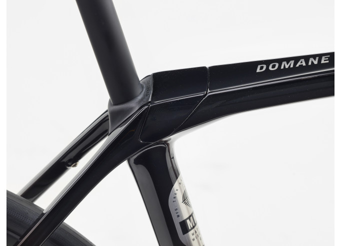 TREK Domane SL 6 Gen 4 plento dviratis | Dark Star to Bronze Age Fade