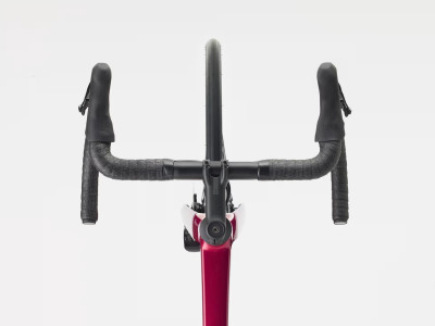 Road bike TREK Emonda ALR 5 | Crimson to Dark Carmine Fade