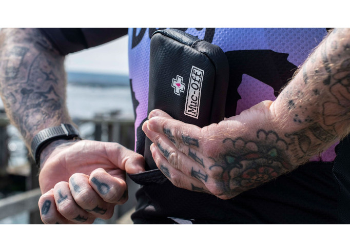 Rainproof Essentials Case Muc-Off